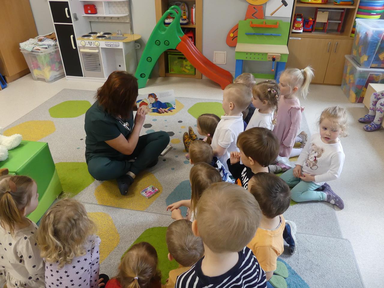 Ciocia Wiola czyta bajki